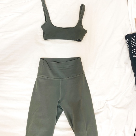 TNA Aritzia Tights & Sports Bra Set - Picture 1 of 2